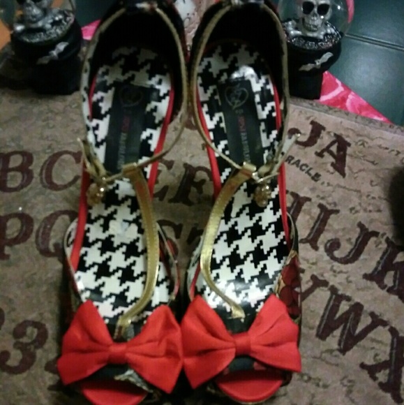 *SOLD* IRon Fist Death Dance Stilettos - Picture 2 of 6